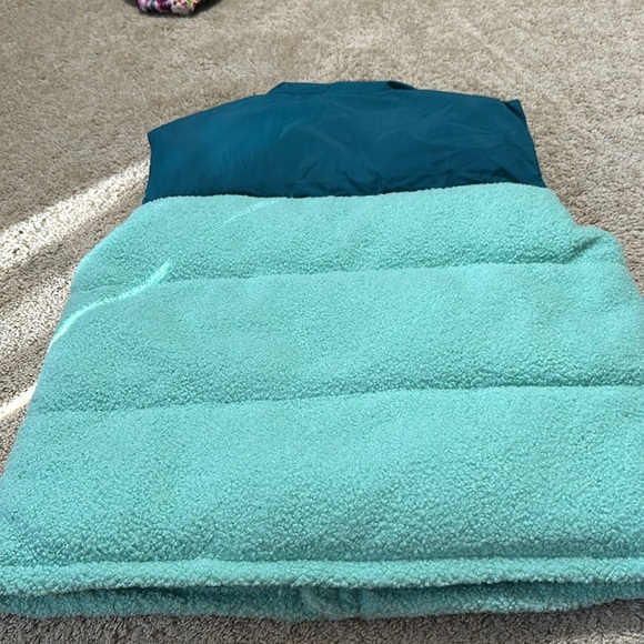 Wild Fable teal mint green puffer Sherpa oversized vest | women’s M NWT - Picture 6 of 6